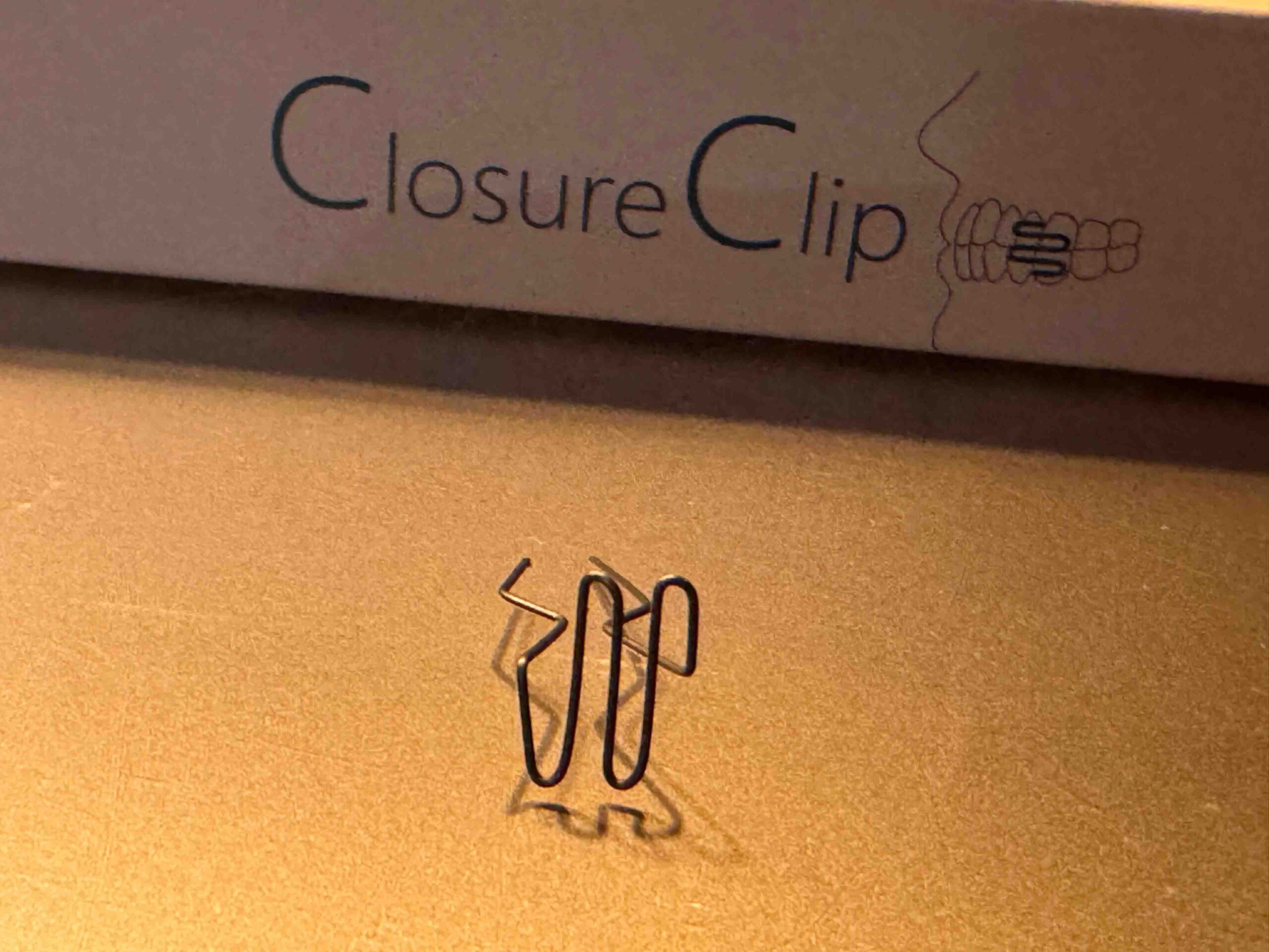 De Closure Clip