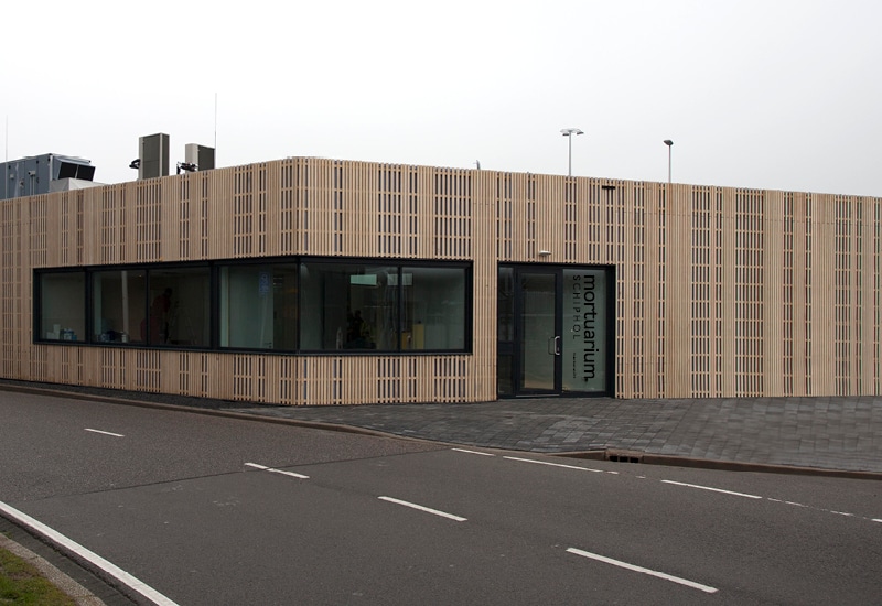De mensen achter de schermen: Schiphol mortuarium