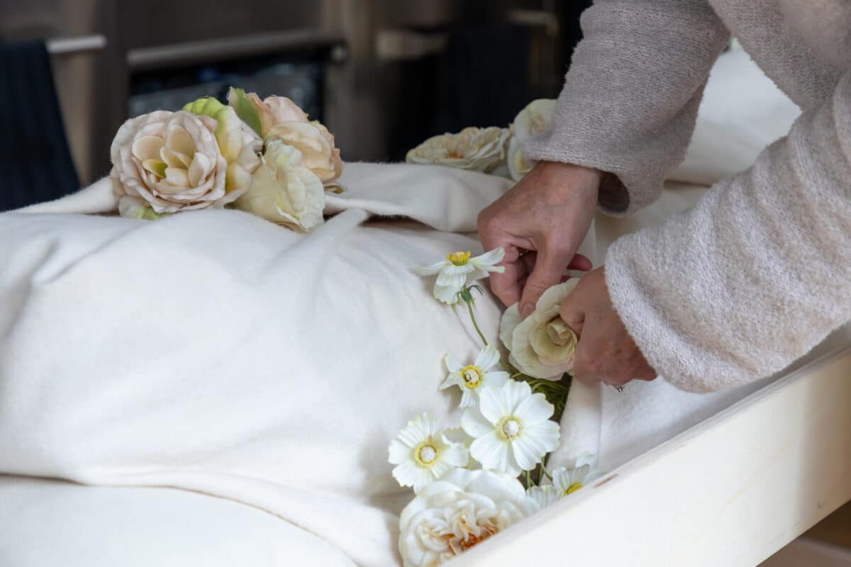 cadeautjes briefjes en bloemen
